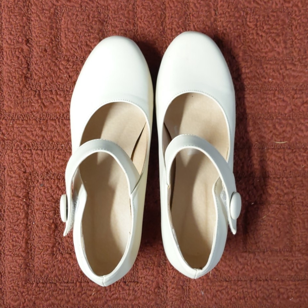 Cream Mary Jane Heels